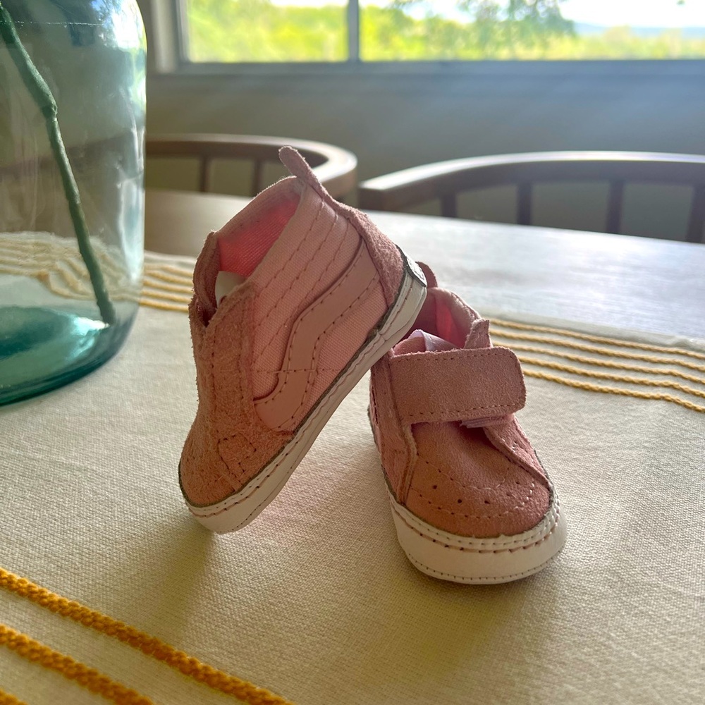 Vans Infant Skate Hi Crib Shoe! 🩷